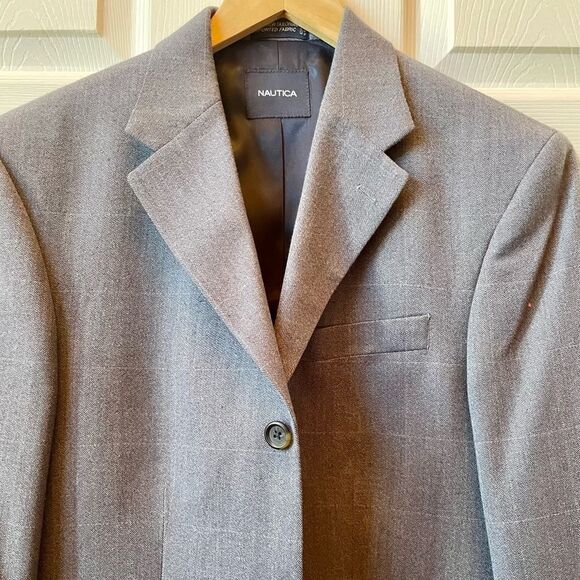 BLUE BLAZER NAUTICA SILK BLEND 3 BUTTON BLAZER SIZE 37S EUC - Picture 2 of 5